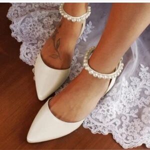 Elegant White Pearl-Embellished Women's Shoes NWOT